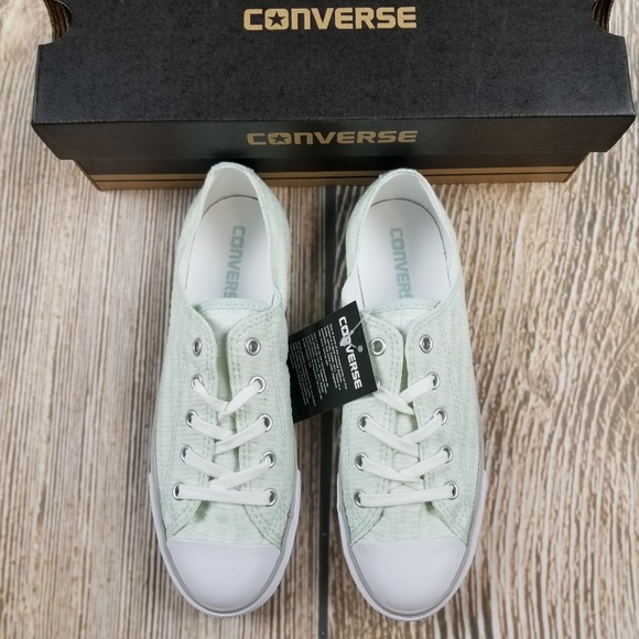*NIB* CONVERSE Dainty Low Sneaker - Picture 3 of 6